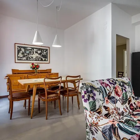 Apartment Yid Cavour 4 Luxury Apt In The Heart Of